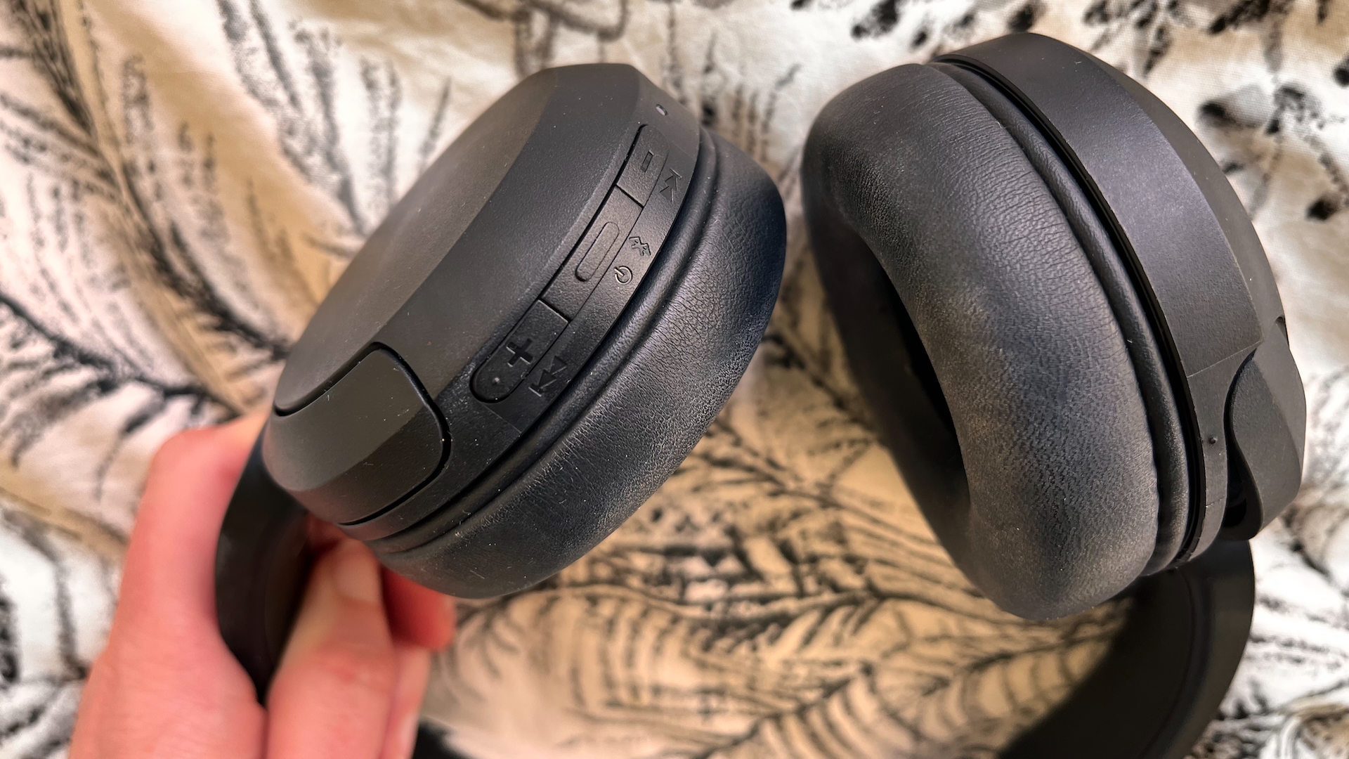 Images of the Sony WH-CH520 wireless headphones being used by Ella Taylor, managing editor at woman&amp;amp;home