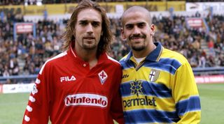 Gabriel Batistuta of Fiorentina and Juan Sebastian Veron of Parma, October 1998