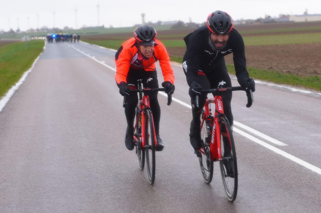 Fran Ventoso tries to save the race for BMC teammate Richie Porte