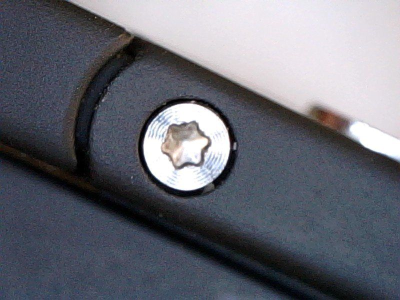 Mounting screw