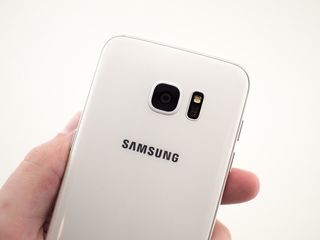 Galaxy S7 edge in white