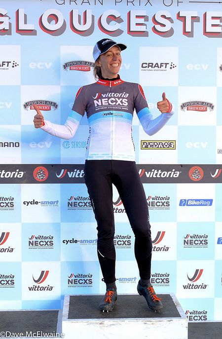 Helen Wyman (Kona) was given a leaders jersey for the 35+ age group