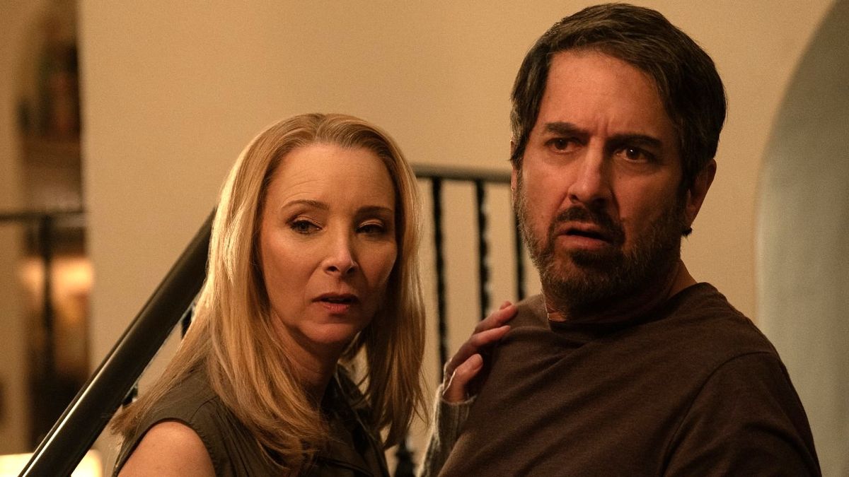 Lisa Kudrow and Ray Romano in No Good Deed.