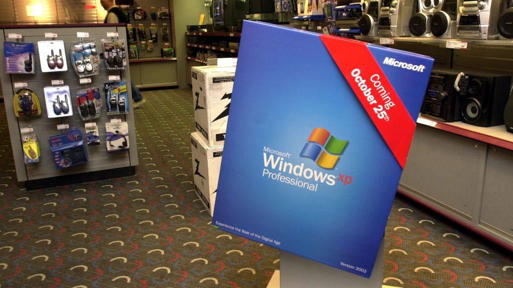 A Microsoft Windows XP display at a Mall of America store.