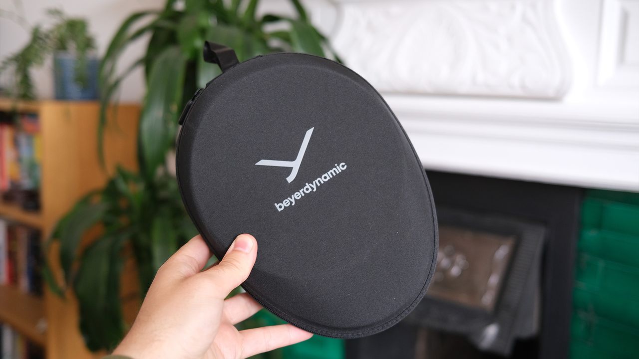 Beyerdynamic Aventho 300 review