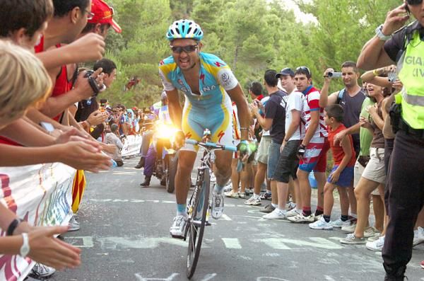 Breakaway rider Assan Bazayev (Astana) in a world of pain on the Alto Xorret de Cat&igrave; ascent.
