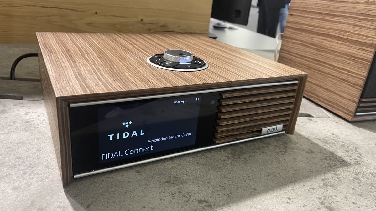 Ruark Audio R610 and Sabre-R bookshelf speakers on show stand display