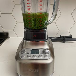 Sage Super Q blender jug containing peas for soup