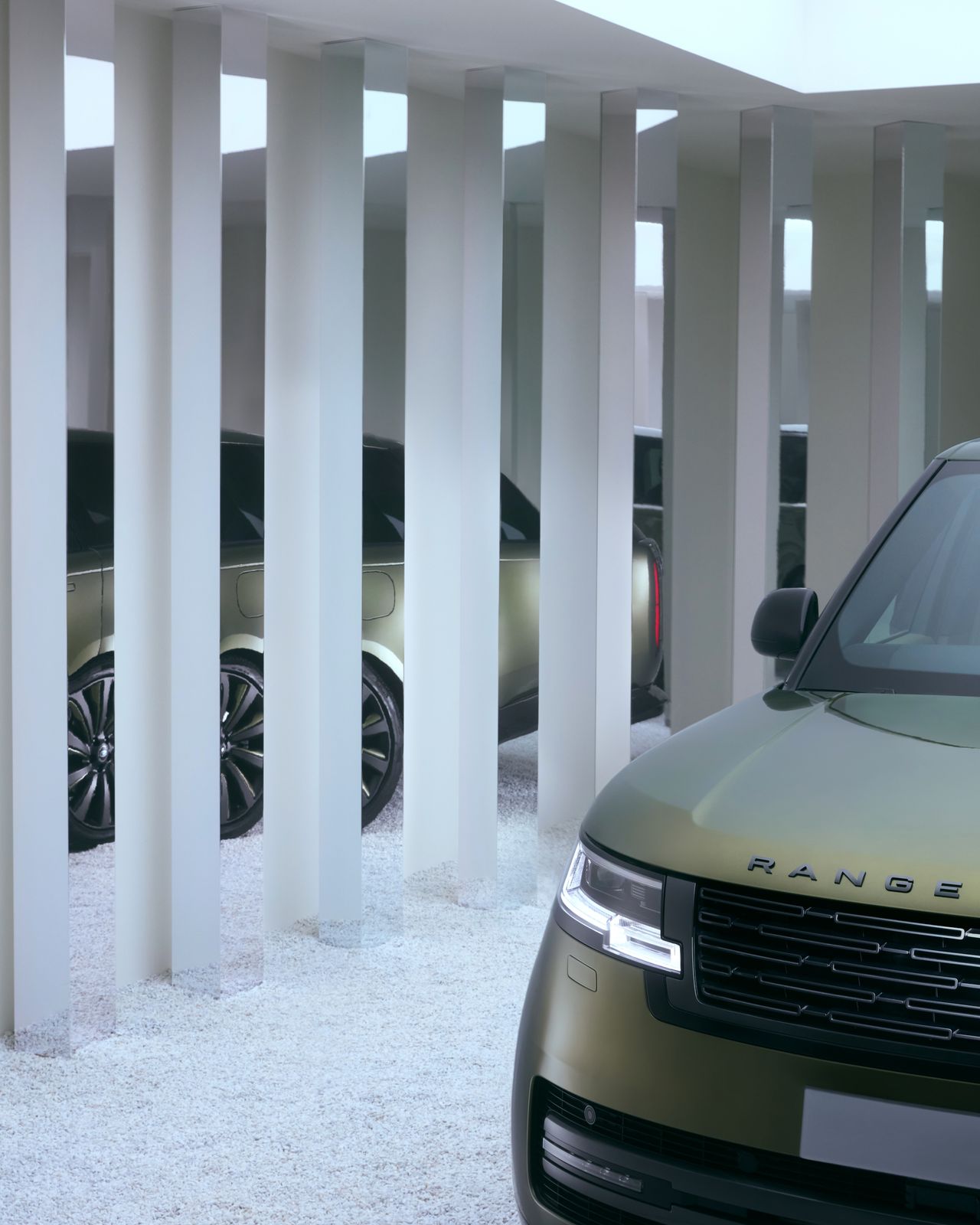 Futurespective: Connected Worlds by Range Rover and Nuova