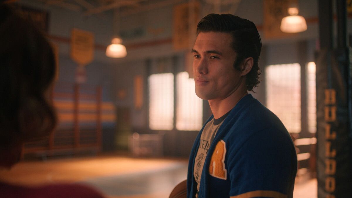 Charles Melton Compared &apos;<b>Riverdale</b>&apos; to Julliard.