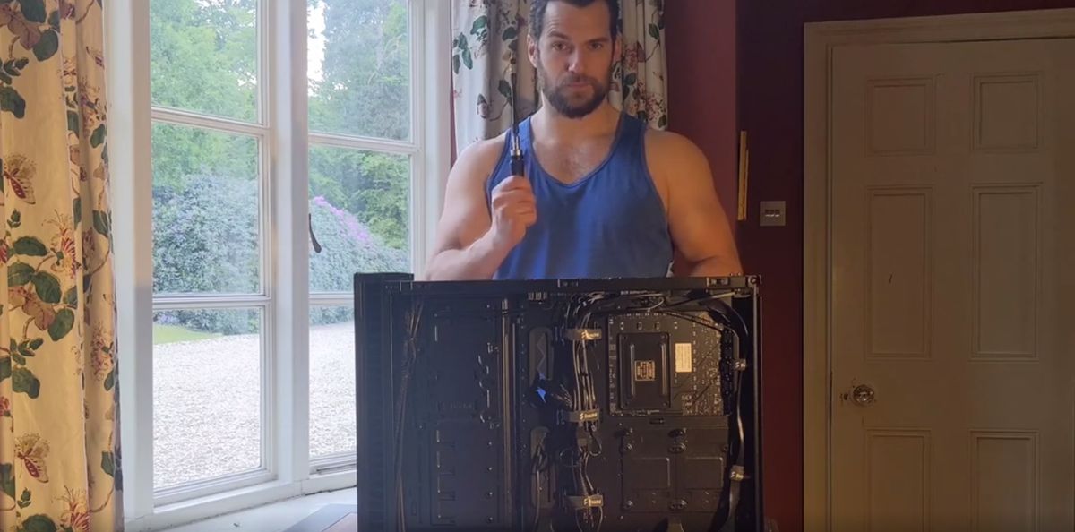 Henry Cavill builds a PC