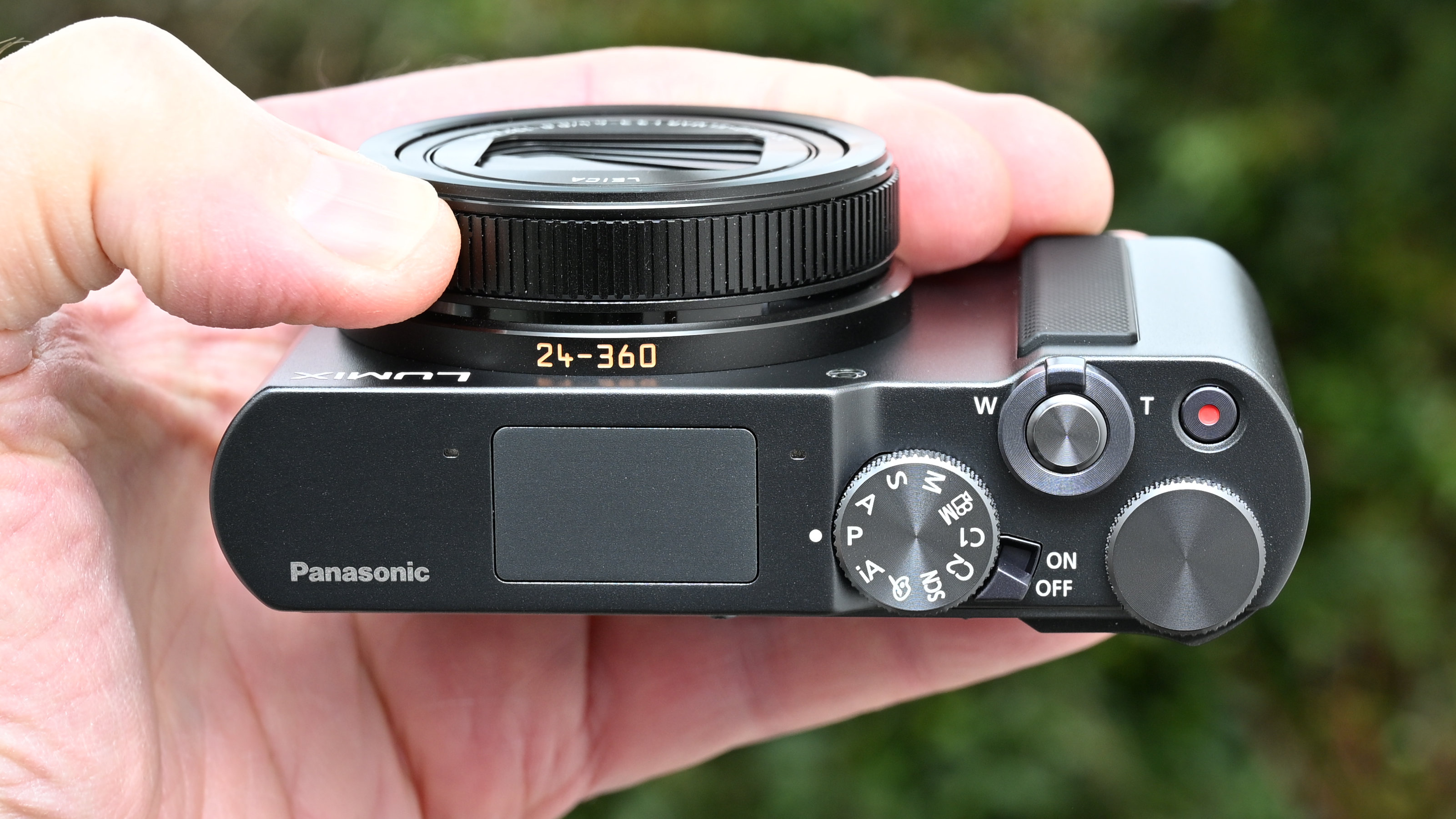 Panasonic Lumix ZS300 / TZ300 product shot