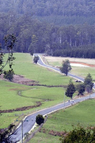 Three Kiwis wind their way towards Paradise in Northern Tasmania.