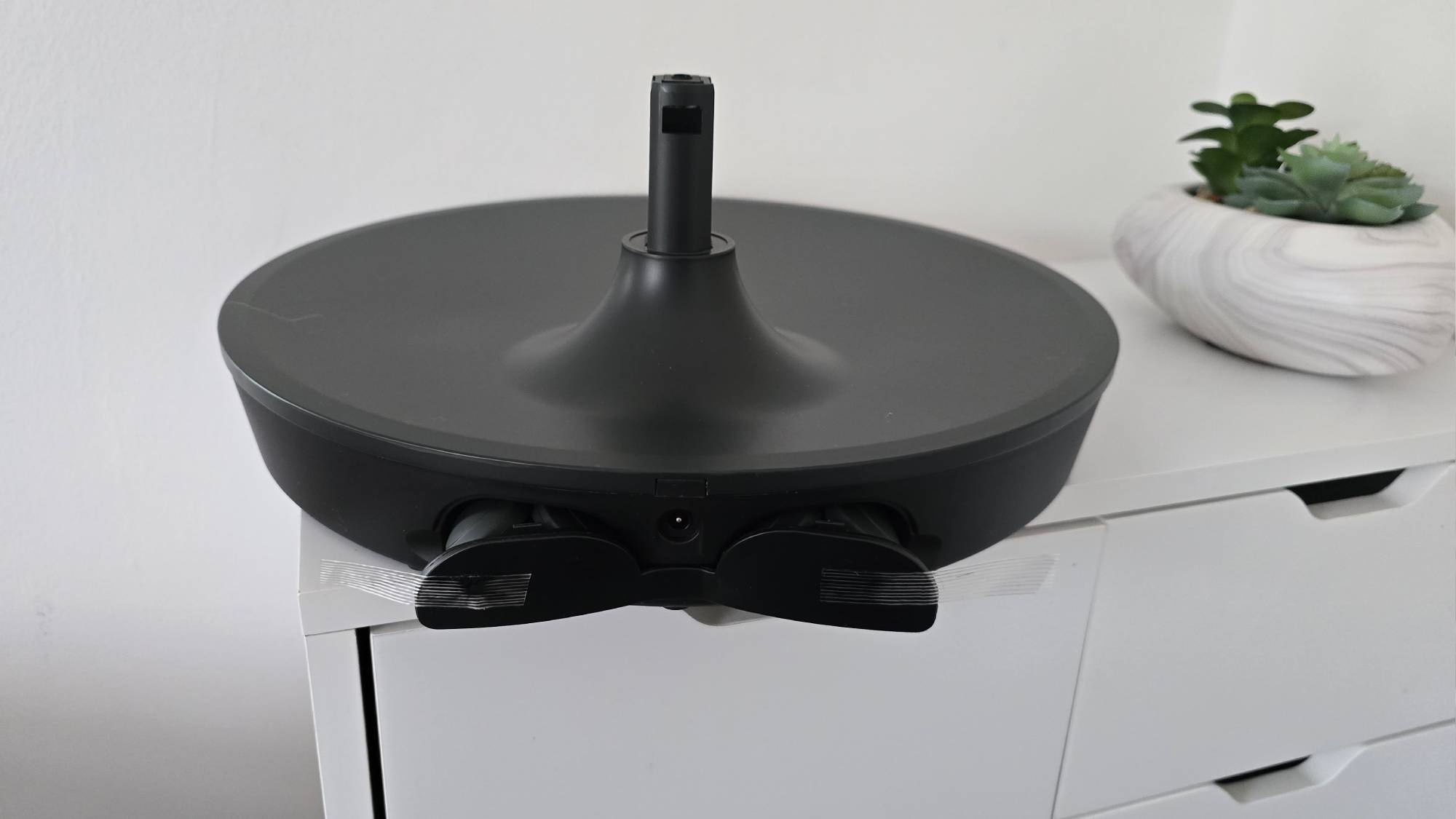 Dimplex DuoCool Smart Cordless 2-in-1 Fan hidden legs