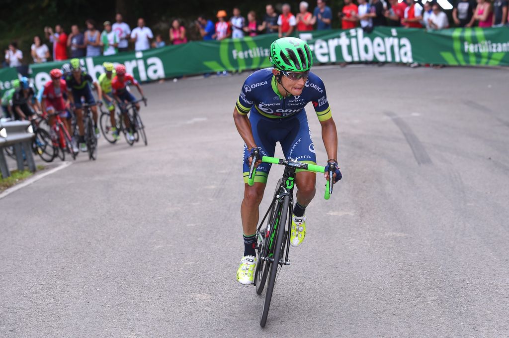 Esteban Chaves (Orica-BikeExchange) on the move