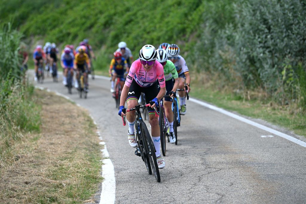 CANELLI ITALY JULY 05 Annemiek Van Vleuten of The Netherlands and Movistar Team Pink Leader Jersey attacks during the 34th Giro dItalia Donne 2023 Stage 6 a 1044km stage from Canelli to Canelli 315m UCIWWT on July 05 2023 in Canelli Italy Photo by Dario BelingheriGetty Images