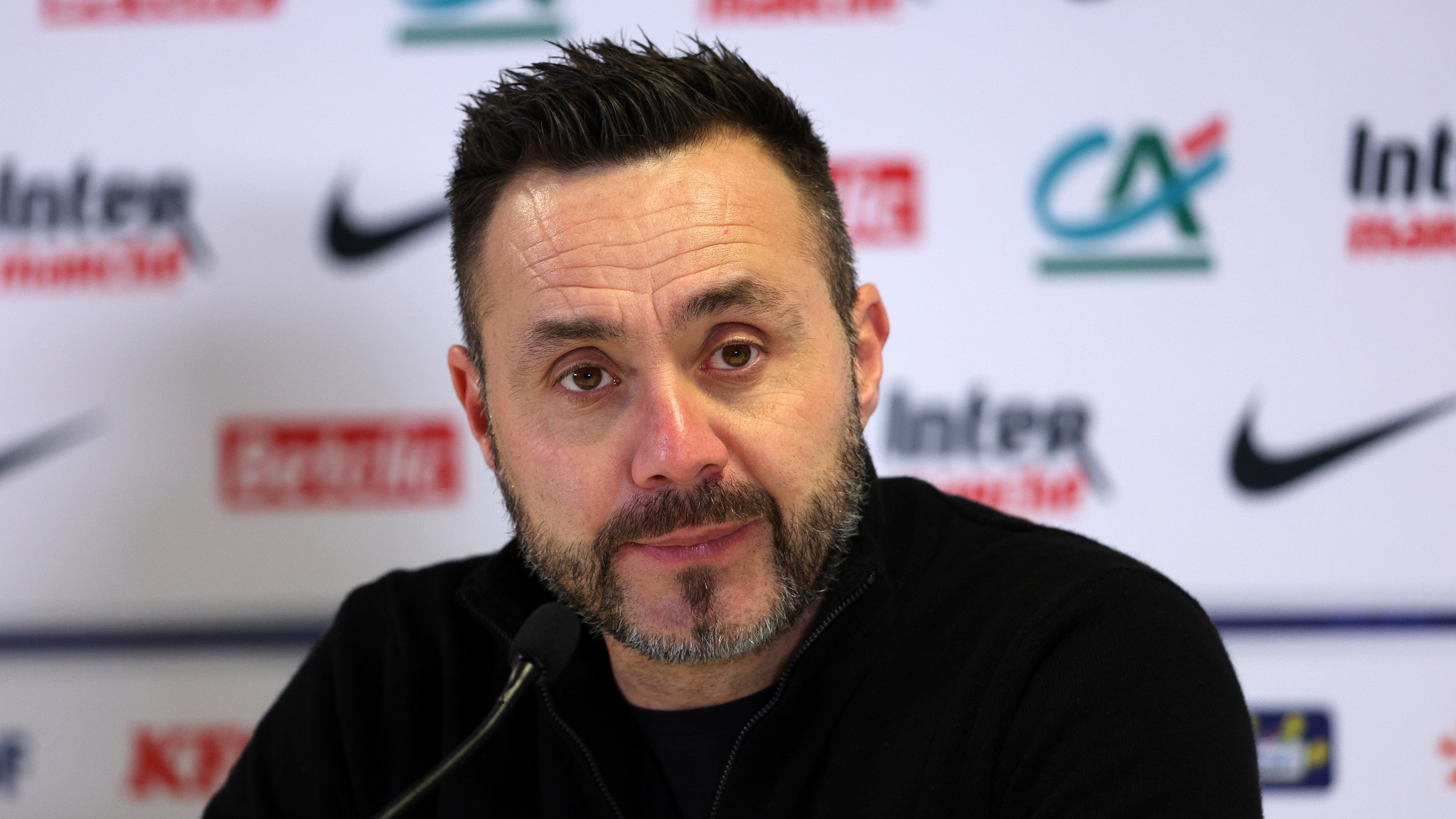 Roberto De Zerbi during a press conference at Marseille