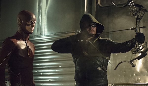 The First Arrow And Flash Crossover Photo Looks Incredible Features A Crazy Crimefighting Team 5842