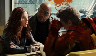 Scarlett Johansson as Black Widow, Samuel L. Jackson as Nick Fury and Robert Downey Jr as Iron Man i