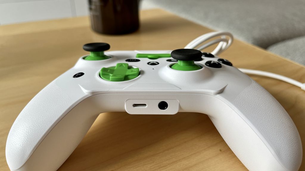 RiotPWR Xbox Cloud Gaming Controller for iPhone review As close as it
