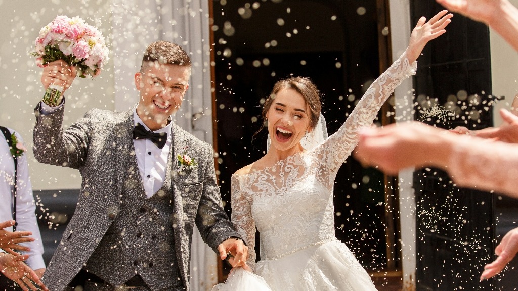 OnePlus wedding photos used to test AI Eraser function