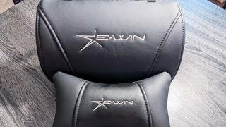 E-WIN Flash XL gaming chair head pillow
