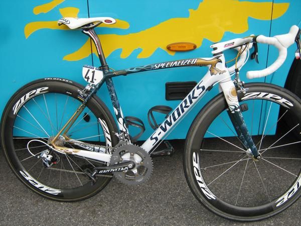 Alexandre Vinokourov has a special Specialized