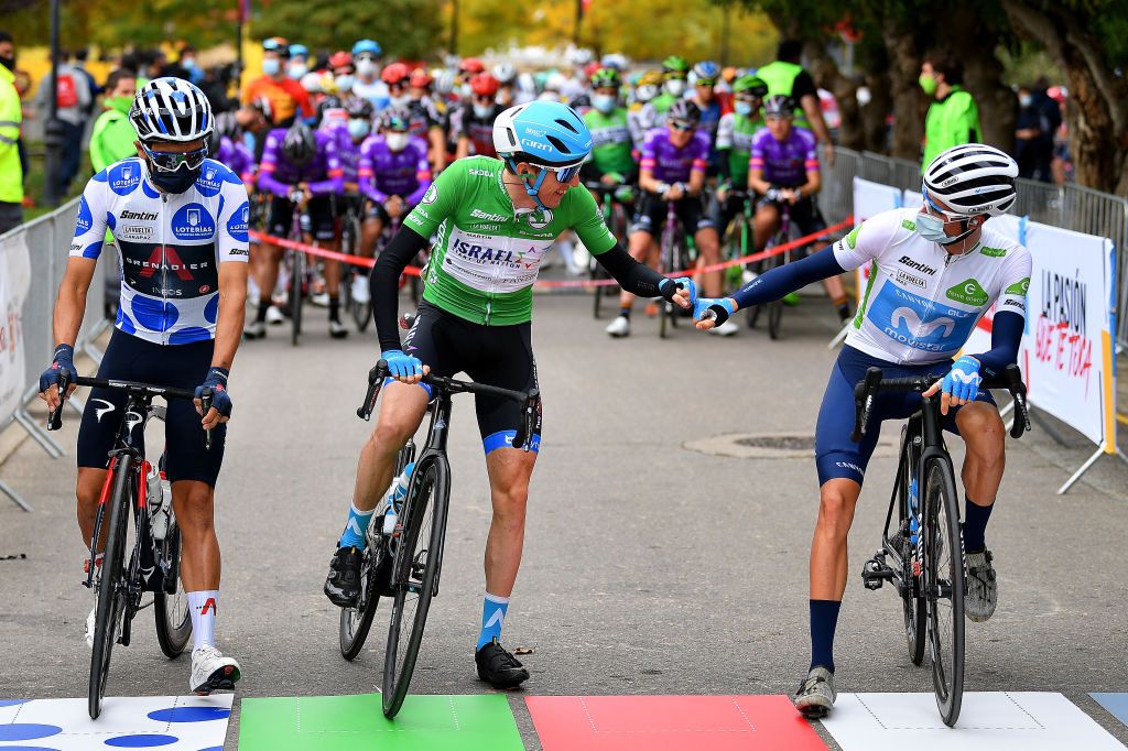VINUESA SPAIN OCTOBER 22 Start Richard Carapaz of Ecuador and Team INEOS Grenadiers Polka Dot Mountain Jersey Daniel Martin of Ireland and Team Israel StartUp Nation Green Points Jersey Enric Mas Nicolau of Spain and Movistar Team White Best Young Jersey during the 75th Tour of Spain 2020 Stage 3 a 1661km stage from Lodosa to La Laguna Negra Vinuesa 1735m lavuelta LaVuelta20 La Vuelta on October 22 2020 in Vinuesa Spain Photo by Justin SetterfieldGetty Images