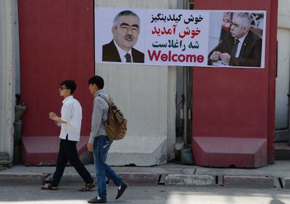 A sign welcoming Rashid Dostrum to Kabul.