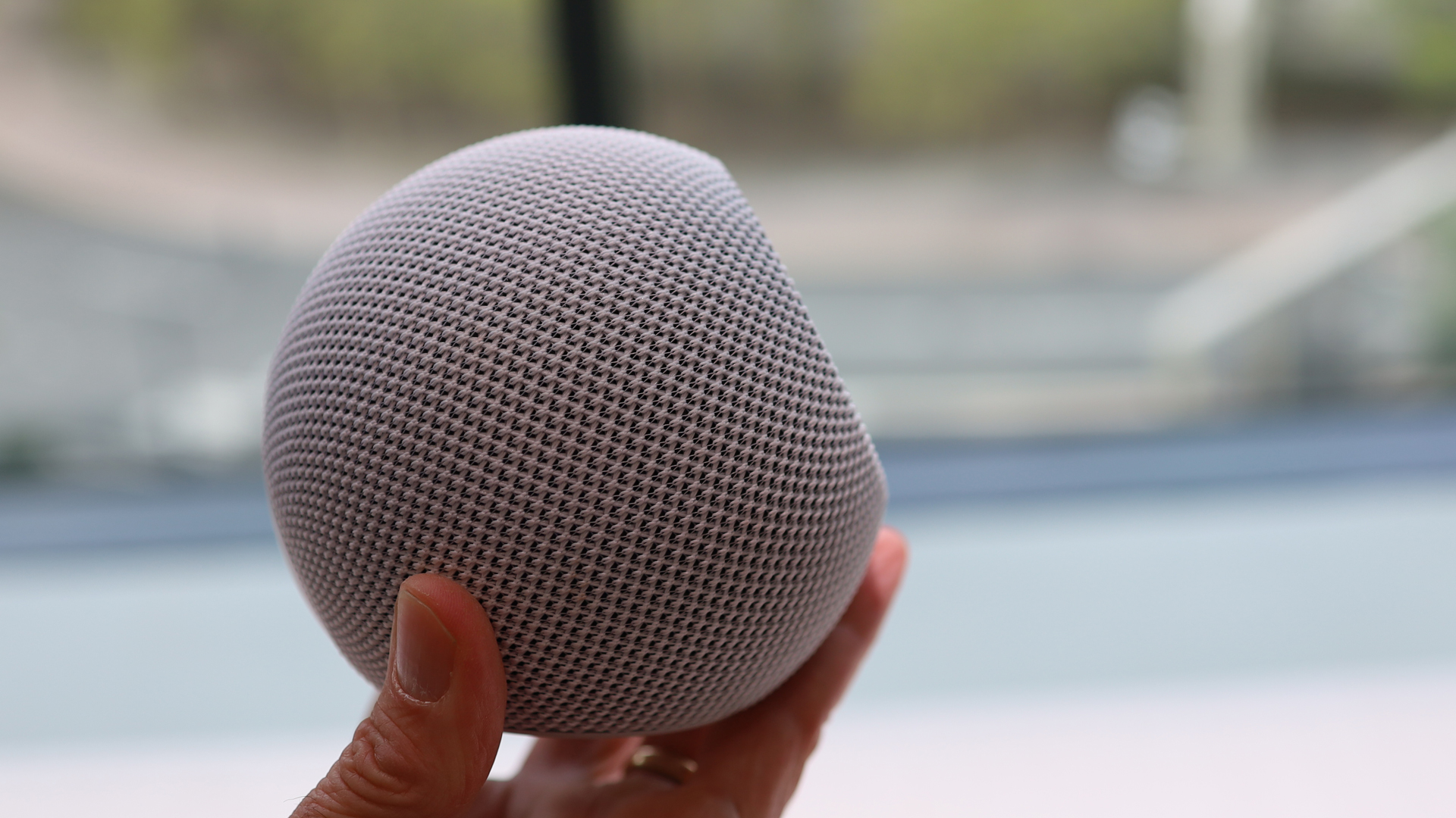 Amazon Echo Dot Max Hands On