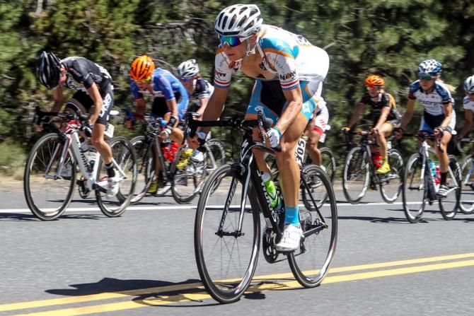 Robin Farina (NOW and Novartis) launches an attack going into the last lap.