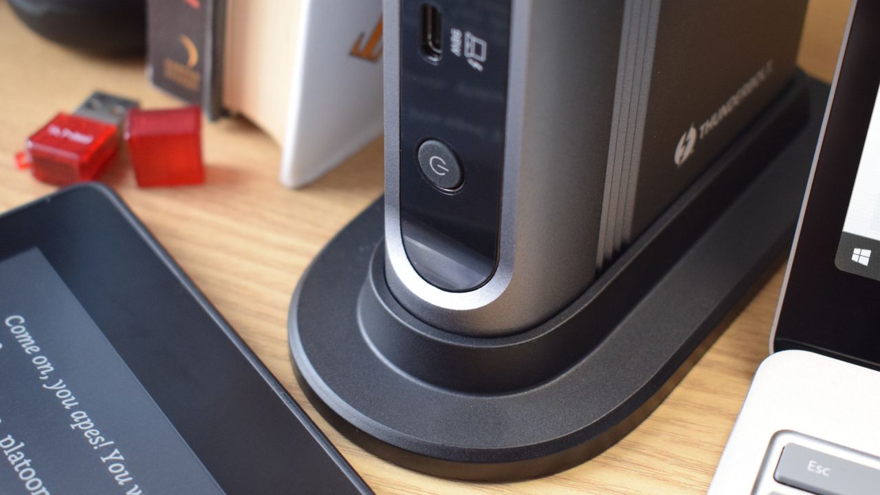 Close-up photo of the Plugable Thunderbolt 4 &amp; USB4 Quad Display Docking Station (TBT4-UDZ)'s removable base station to secure it in place when stood vertically.