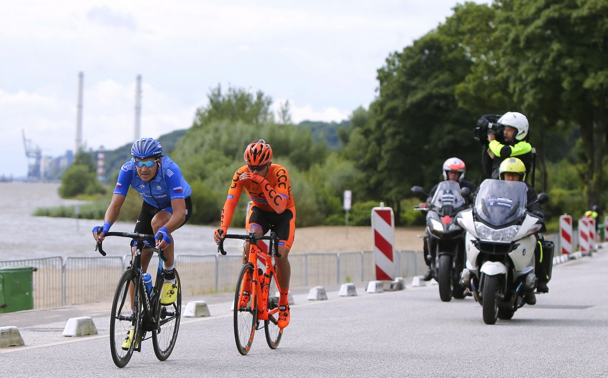 Kamil Malecki (CCC Sprandi) and Nikolay Trusov (Gazprom)