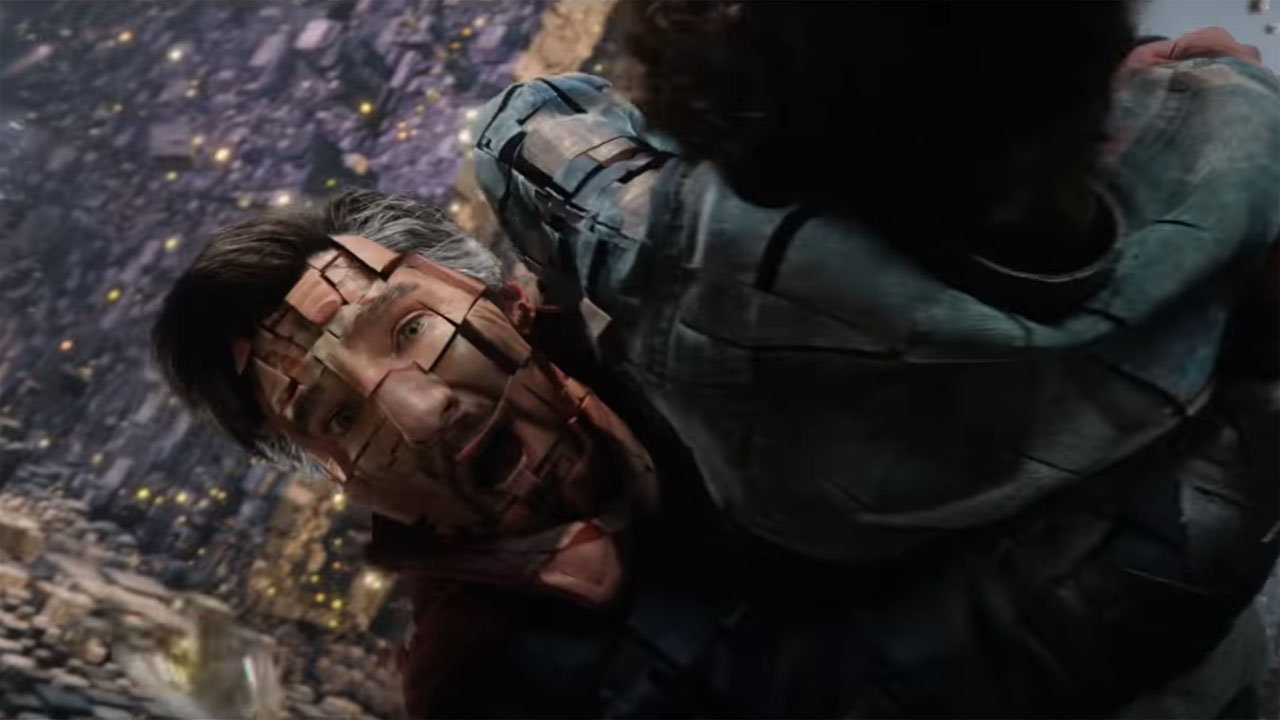 Doctor Strange and America Chavez fragmenting in the Multiverse of Madness trailer