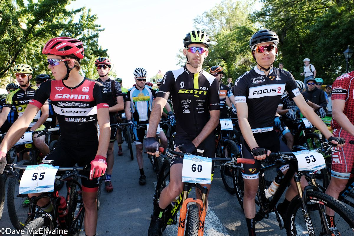 Geoff Kabush- Center (Scott 3Rox Racing) was a late entry and won the Fat Tire Criterium on Friday night