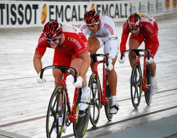 Cofidis' Teun Mulder, Fran&ccedil;ois Pervis and K&eacute;vin Sireau on their way to team sprint gold
