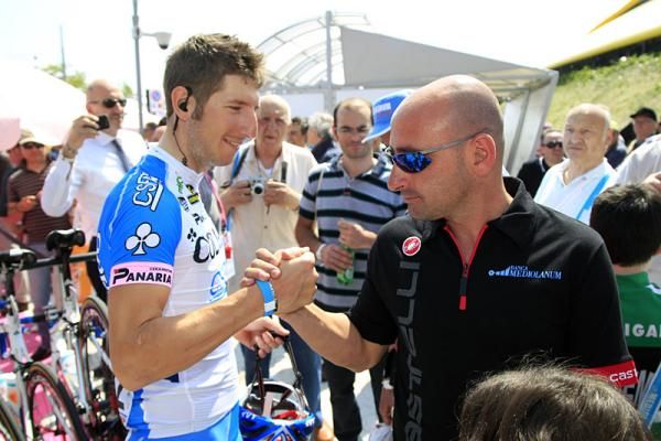 Sacha Modoloa (Colnago-CSF Inox) with Paolo Bettini prior to stage 5.