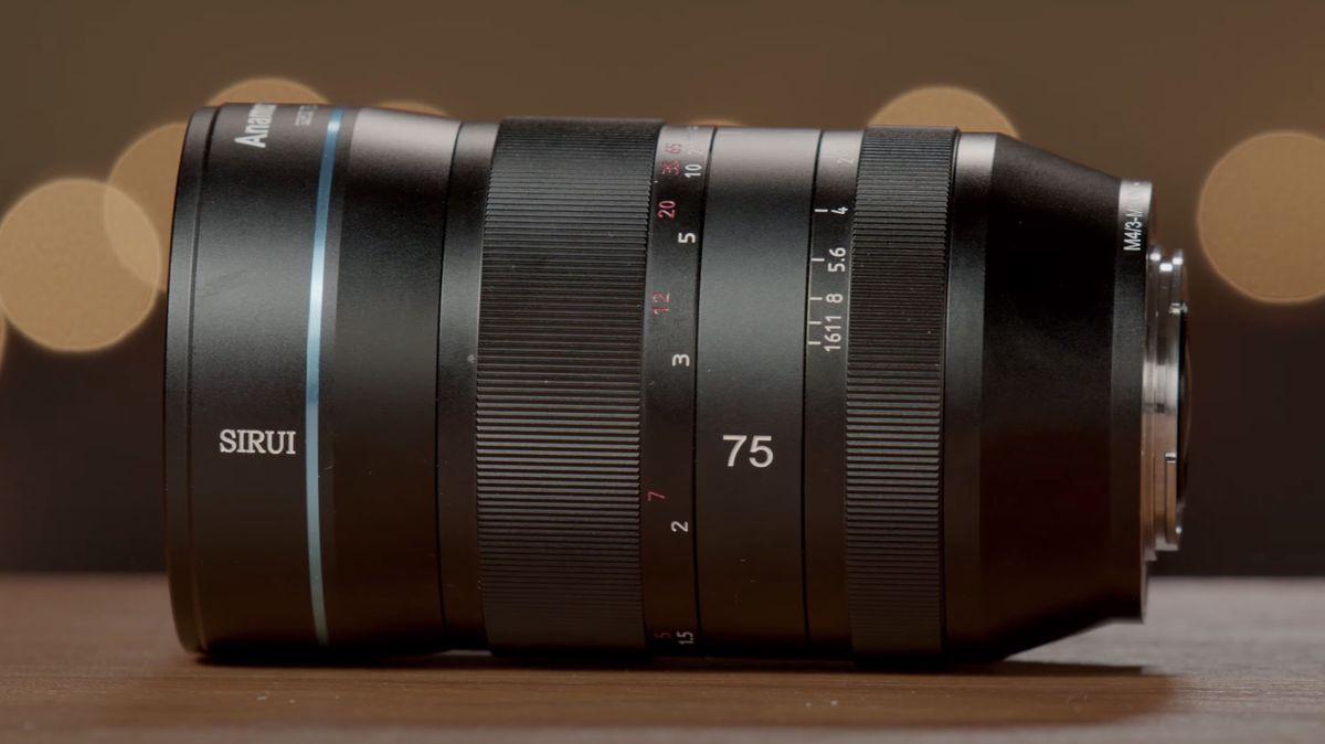 Sirui 75mm f/1.8 1.33x Anamorphic lens