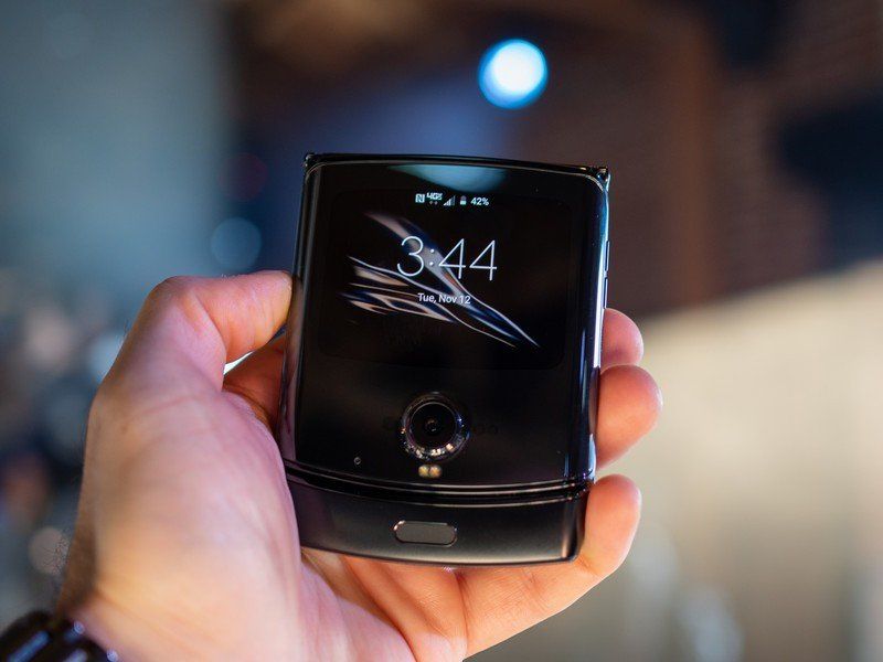 Motorola RAZR review: As useful as a dull razor blade | Android Central