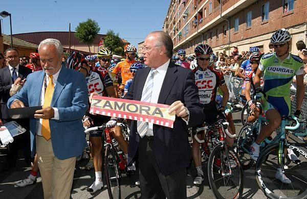 Stuart O'Grady (CSC) and Magnus Backstedt (Liquigas), at right.