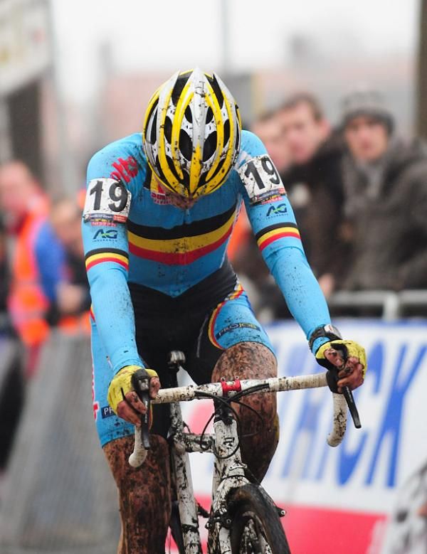 Kenneth Van Compernolle (Belgium) finishing fourth.