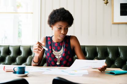 Woman deciding when to invest her ISA allowance early bird ISA investor