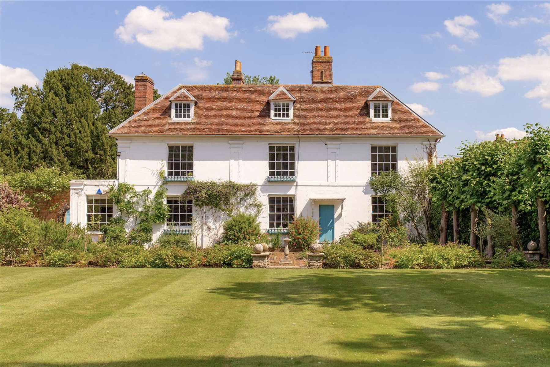 Pictures of Tim Burton's Oxfordshire home
