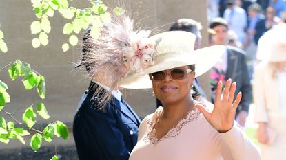 Hat, Fashion accessory, Headgear, Feather, Event, Sun hat, Headpiece, Fedora, Smile, 