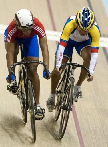 Lisandra Guerra (Cuba) beat Daniela Larreal (Venezuela) in the women's sprint finals to claim gold.