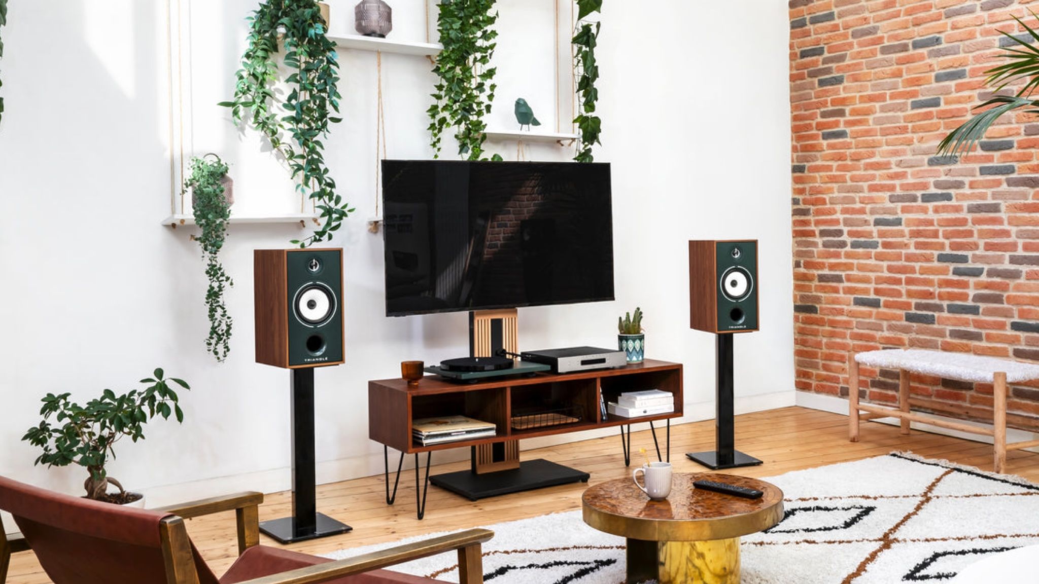 Need more bass from bookshelf speakers? Try a Triangle | T3
