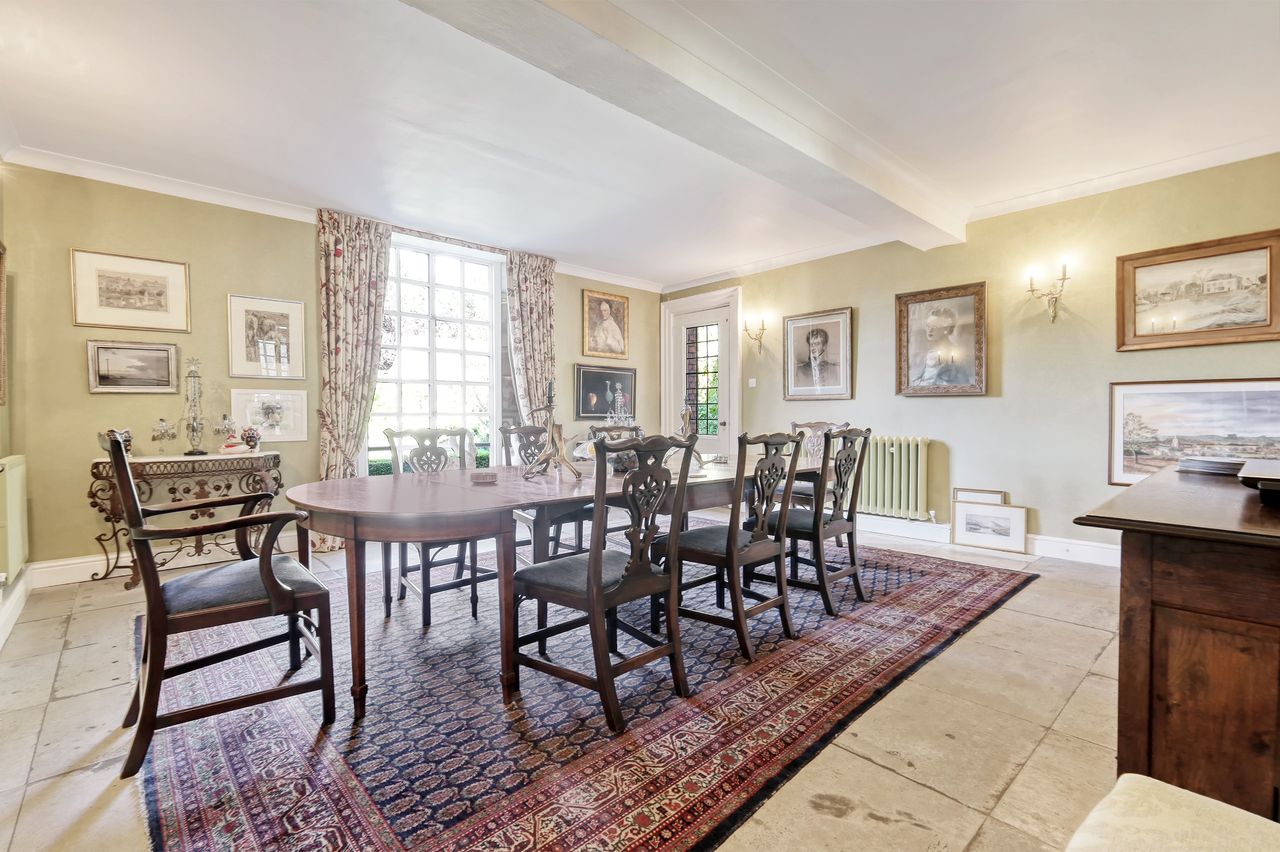 Warwick Lodge