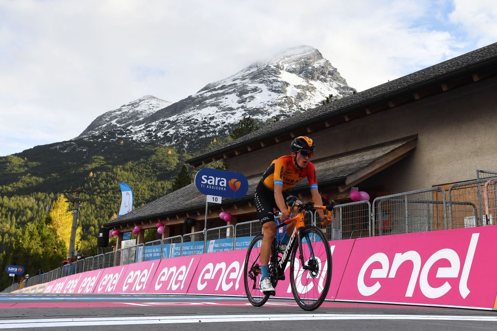 LAGHI DI CANCANO ITALY OCTOBER 22 Arrival Pello Bilbao of Spain and Team Bahrain Mclaren during the 103rd Giro dItalia 2020 Stage 18 a 207km stage from Pinzolo to Laghi di Cancano Parco Nazionale dello Stelvio 1945m girodiitalia Giro on October 22 2020 in Laghi di Cancano Italy Photo by Stuart FranklinGetty Images