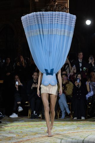 fashion show - Viktor & Rolf Haute Couture Spring/Summer