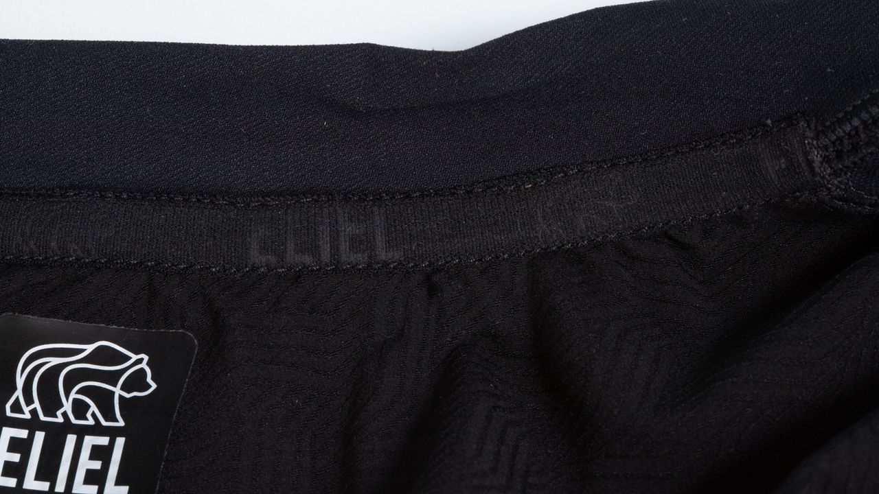 Eliel Del Dios Jersey elastic at rear of the neck